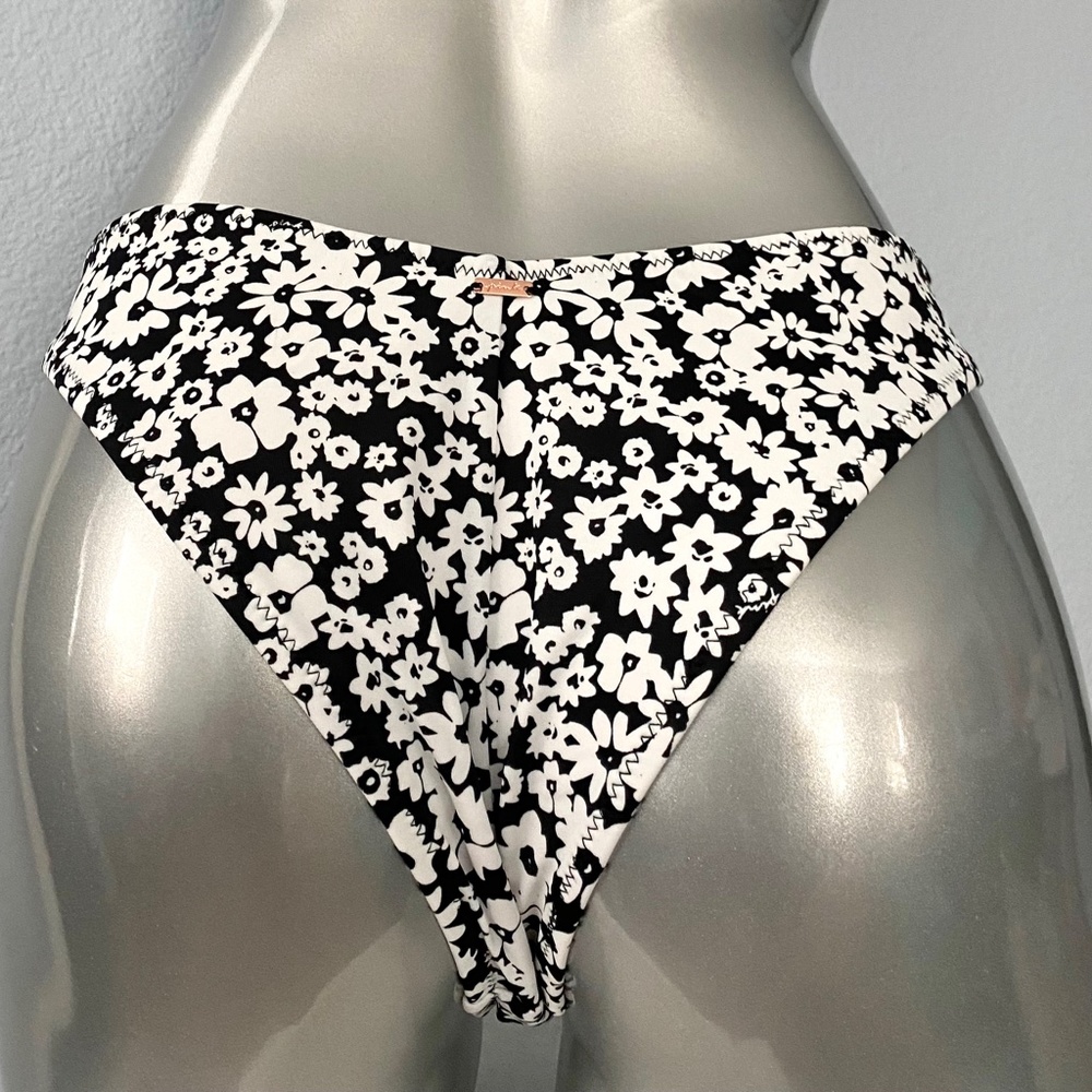 PINK Victorias Secret Nwt Black Floral V Front Sexy Itsy Swim Bikini Bottom - Picture 3 of 3